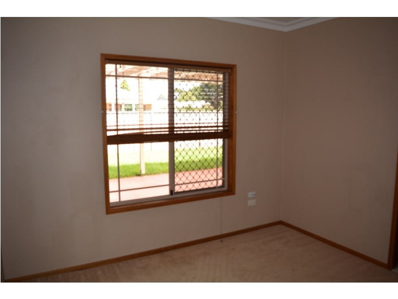 109 Hursley Road, Glenvale QLD 4350
