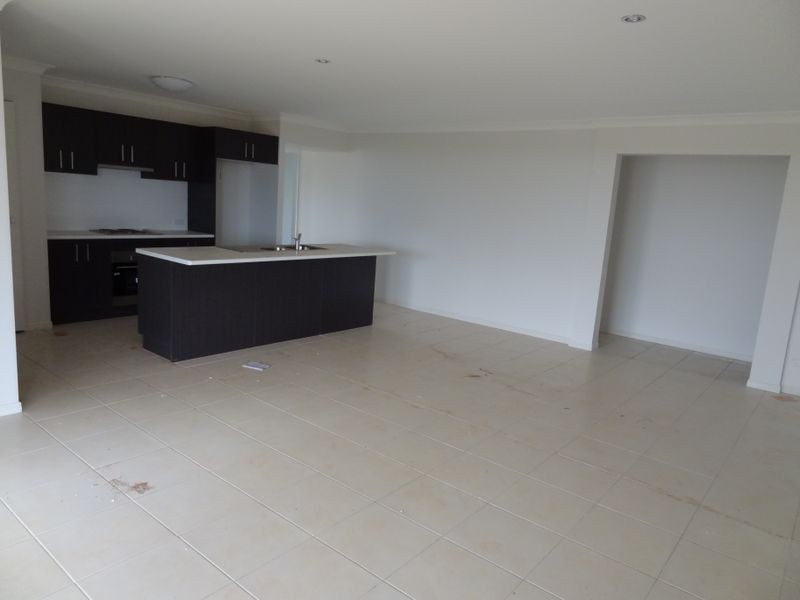 5 Devoran Street, Kleinton QLD 4352
