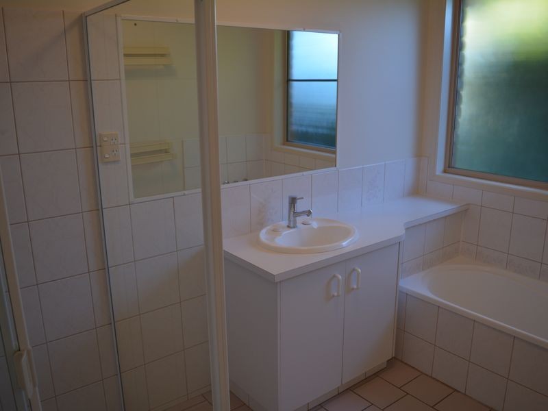 8 Black Court, Rockville QLD 4350