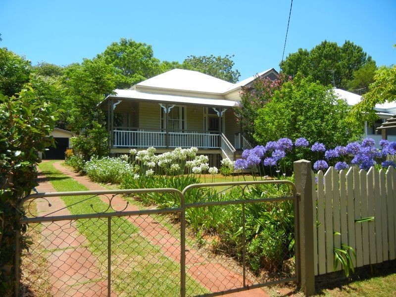 10 Godfrey Street, East Toowoomba QLD 4350