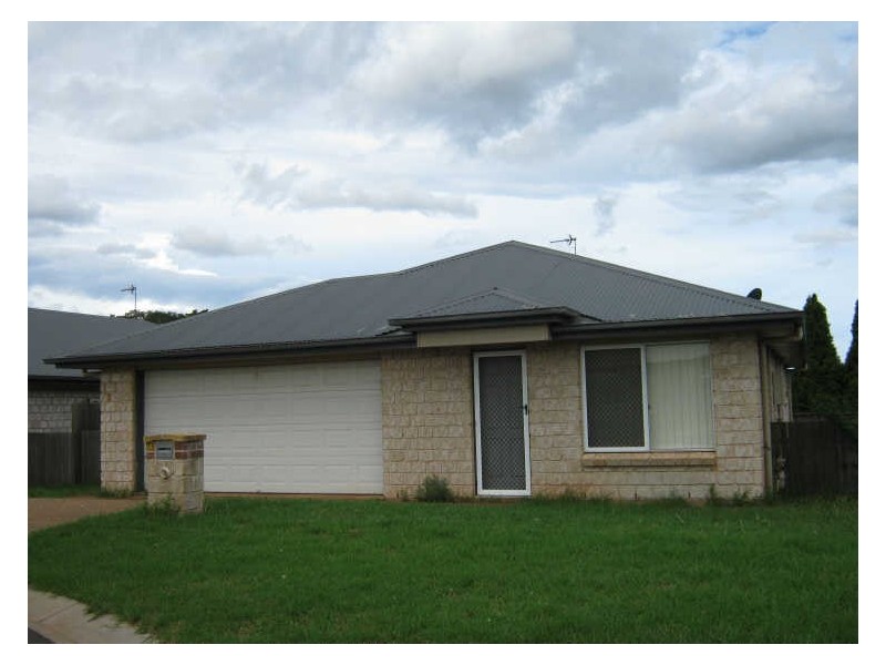 17 Uniplaza Court, Kearneys Spring QLD 4350