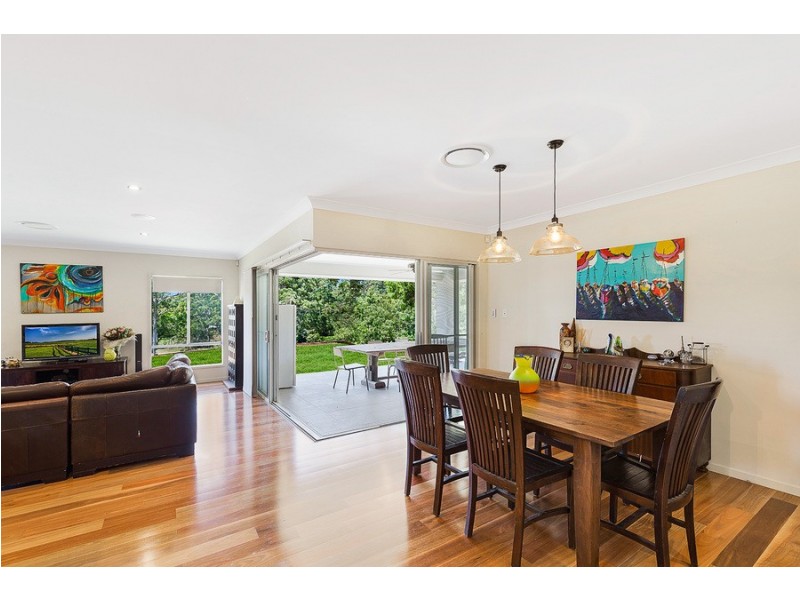 21 Zuccoli Drive, Blue Mountain Heights QLD 4350