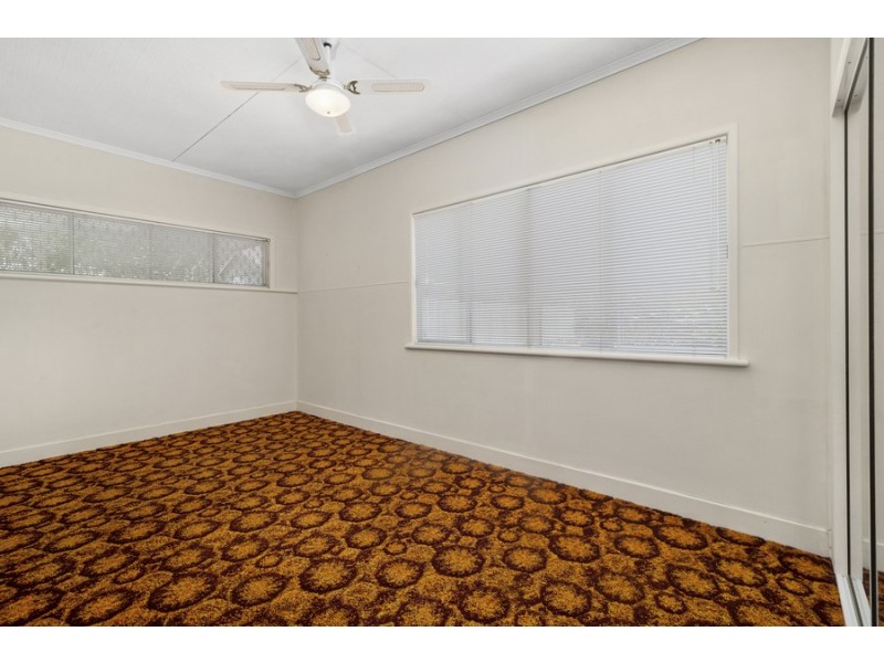 74 North Street, Mount Lofty QLD 4350