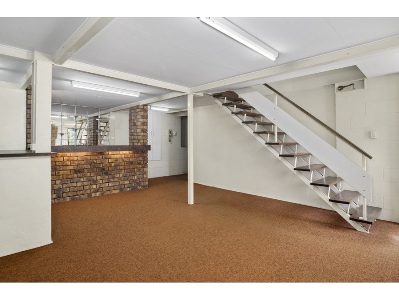 74 North Street, Mount Lofty QLD 4350