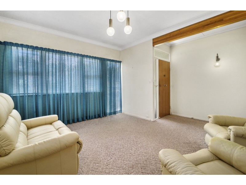 74 North Street, Mount Lofty QLD 4350