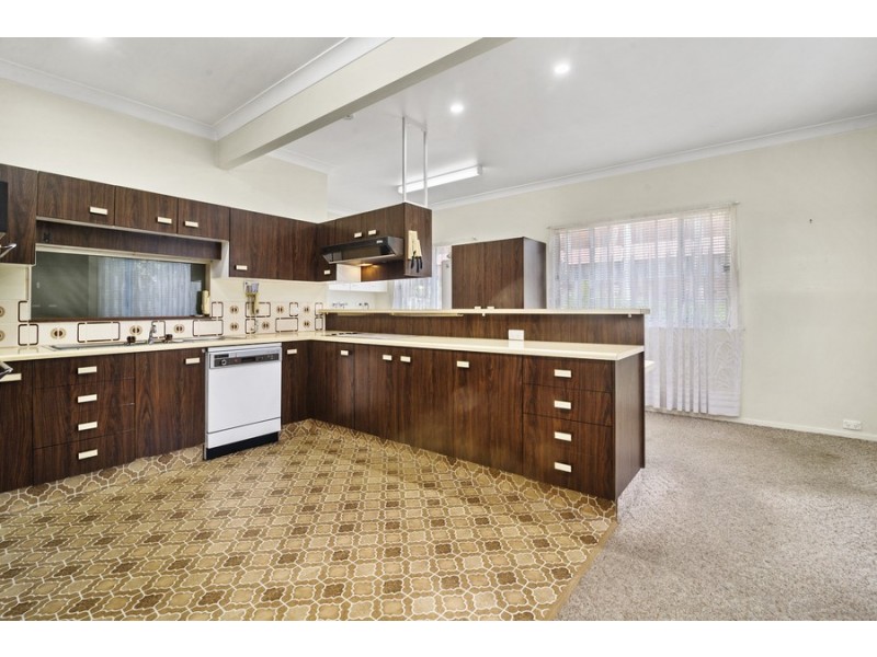74 North Street, Mount Lofty QLD 4350