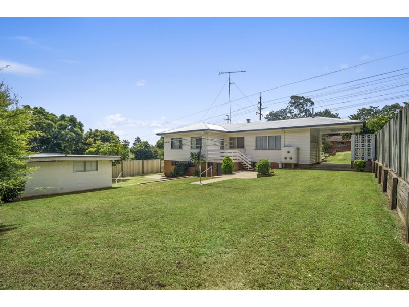 74 North Street, Mount Lofty QLD 4350