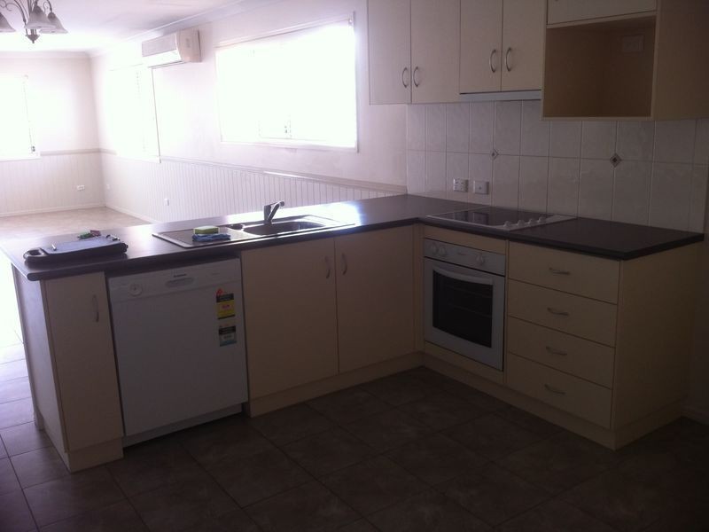 6/6a Clarissa Street, Newtown QLD 4350