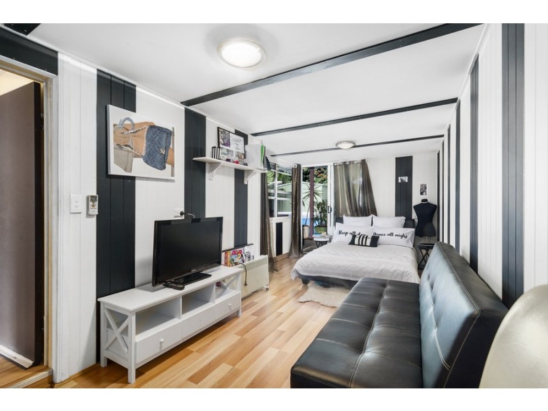 6 Athol Street, Harlaxton QLD 4350