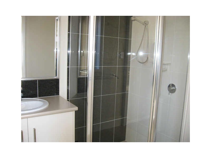 4 Kurrawa Crescent, Glenvale QLD 4350