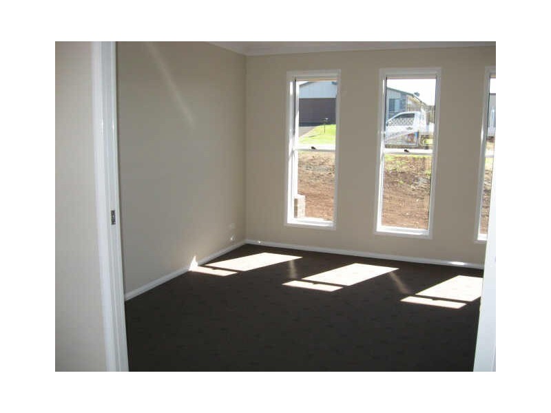 4 Kurrawa Crescent, Glenvale QLD 4350