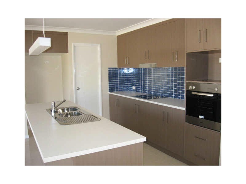 4 Kurrawa Crescent, Glenvale QLD 4350