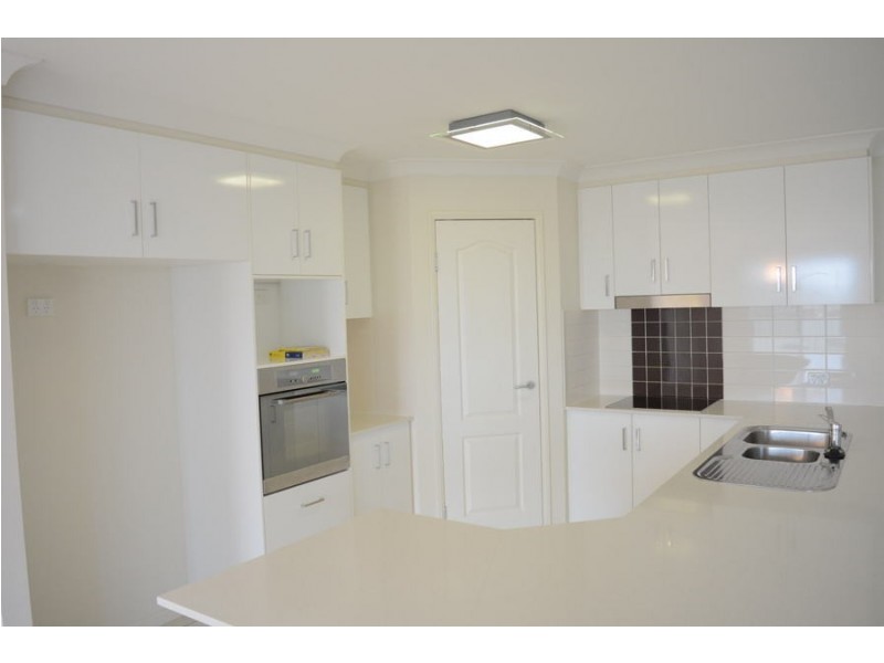 2 Opal Street, Glenvale QLD 4350