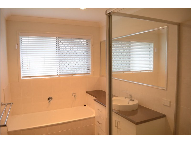 2 Opal Street, Glenvale QLD 4350