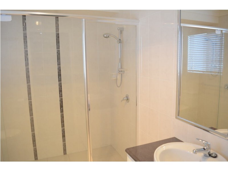 2 Opal Street, Glenvale QLD 4350