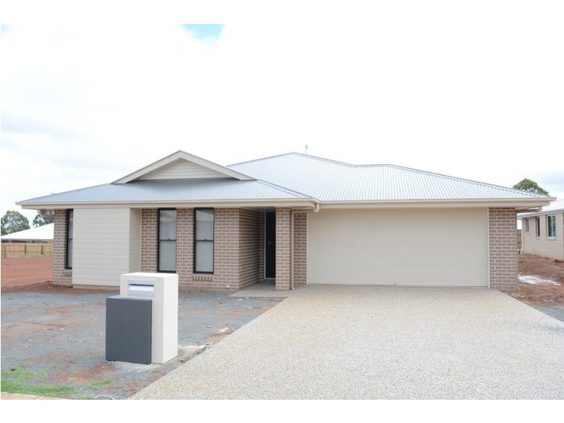 34 Entabeni Drive, Kearneys Spring QLD 4350