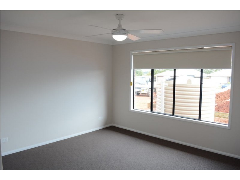 34 Entabeni Drive, Kearneys Spring QLD 4350