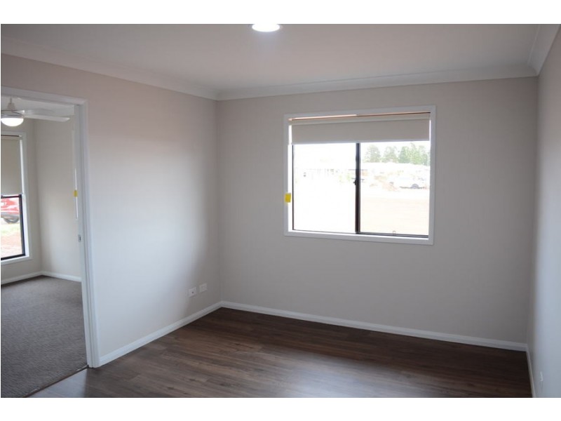 34 Entabeni Drive, Kearneys Spring QLD 4350