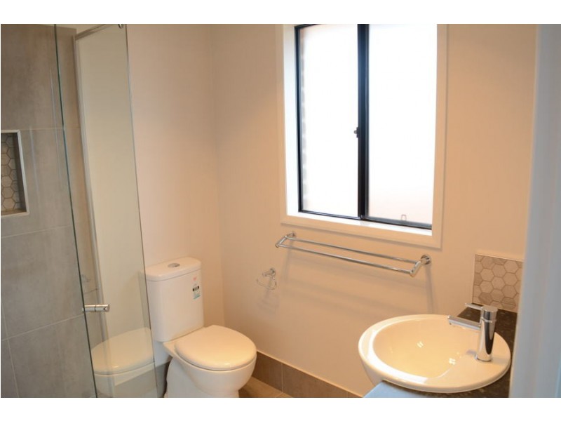 34 Entabeni Drive, Kearneys Spring QLD 4350