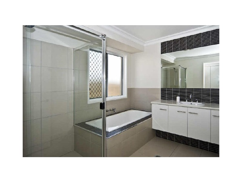 13 Barambah Street, Glenvale QLD 4350