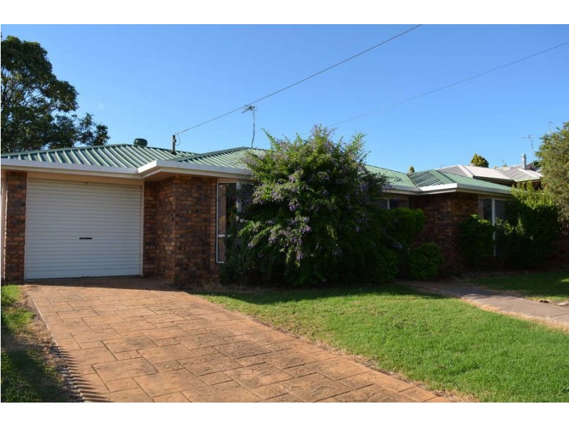 31 Redwood Street, Newtown QLD 4350
