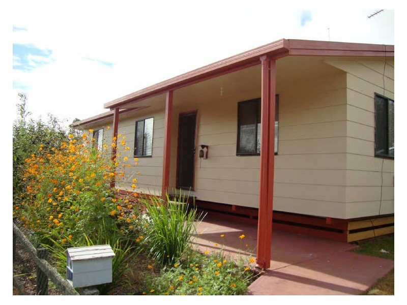 4 Baird Street, Kearneys Spring QLD 4350