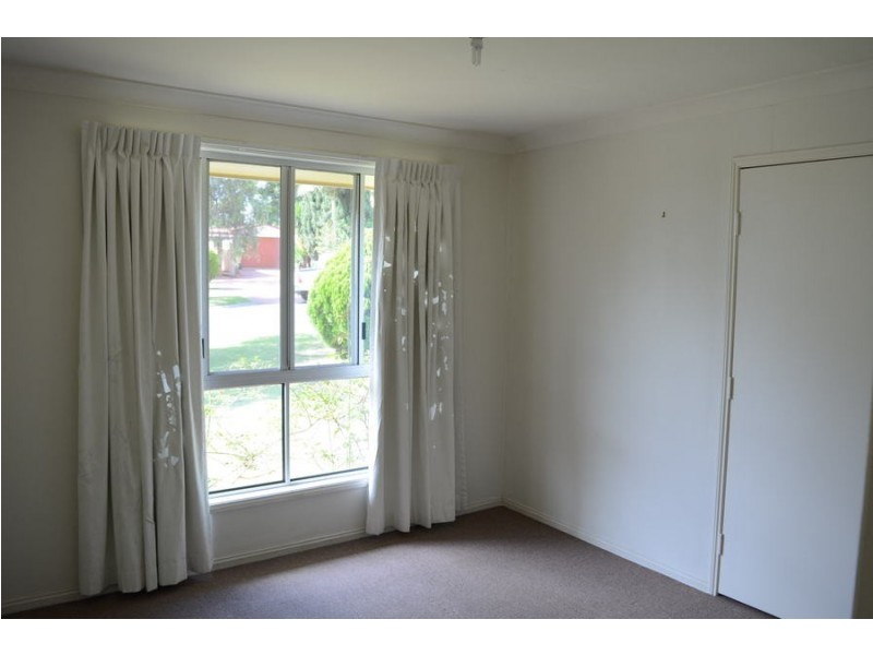 112 Hursley Road, Newtown QLD 4350