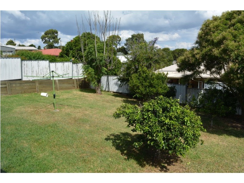 112 Hursley Road, Newtown QLD 4350