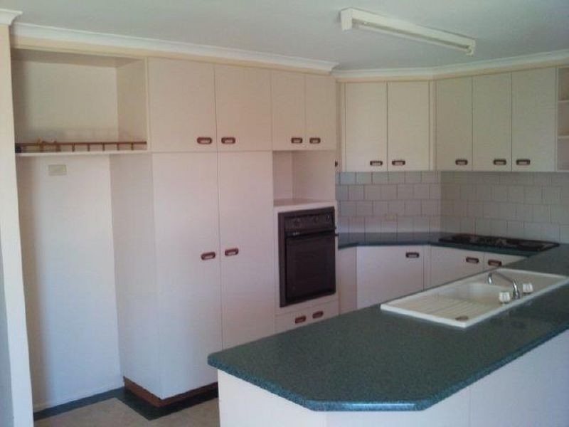 3 Heather Street, Kearneys Spring QLD 4350