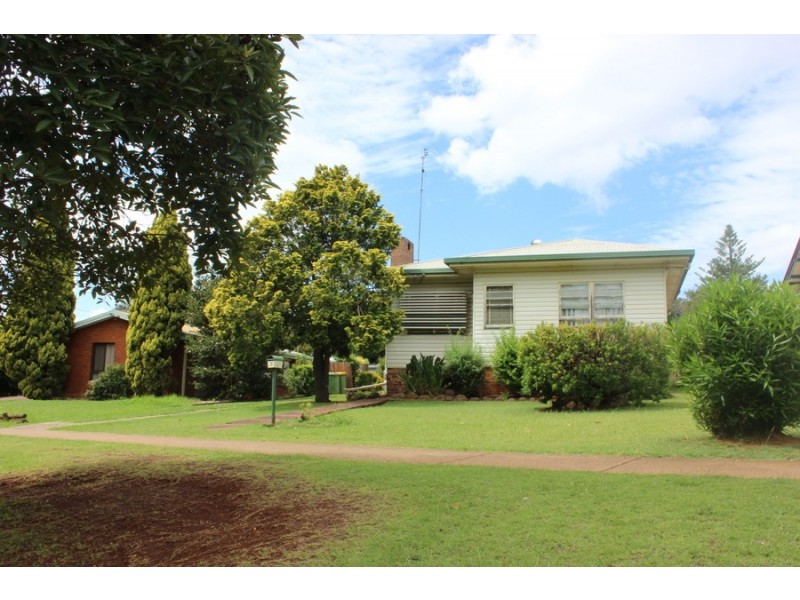 18 Ruthven Street, Harlaxton QLD 4350