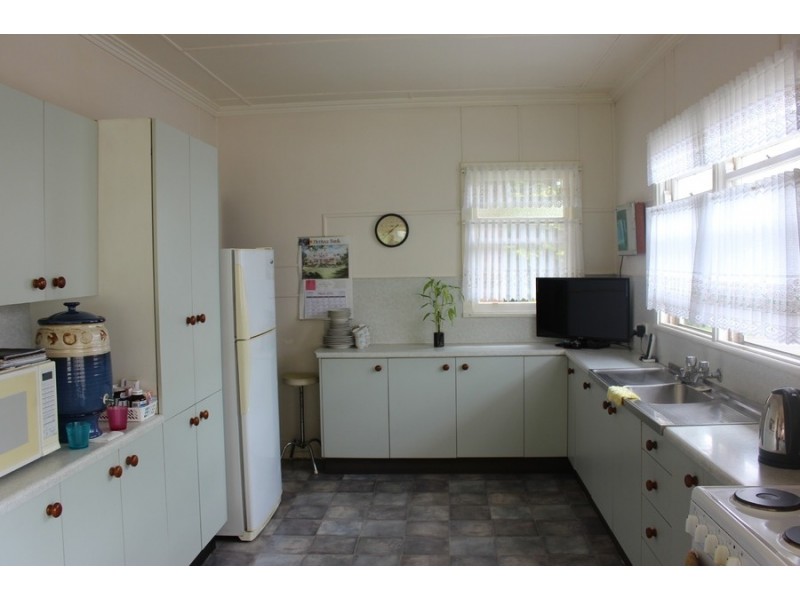 18 Ruthven Street, Harlaxton QLD 4350