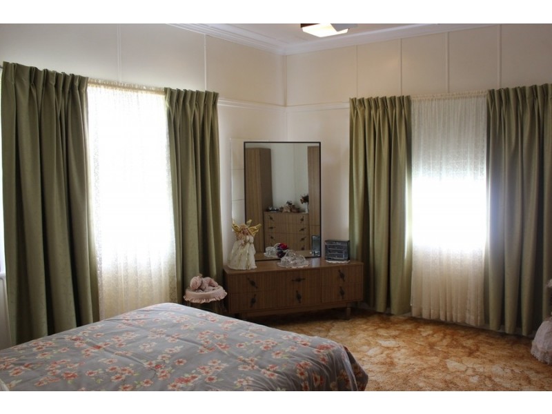 18 Ruthven Street, Harlaxton QLD 4350