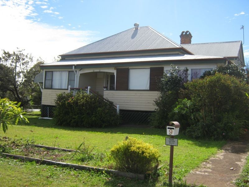 9 Ipswich Street, East Toowoomba QLD 4350