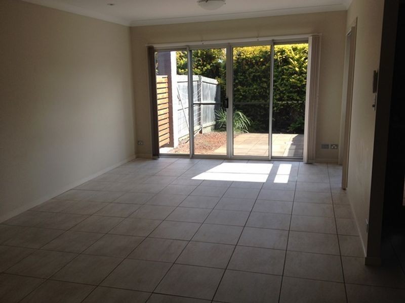 2/4b Herries Street, East Toowoomba QLD 4350