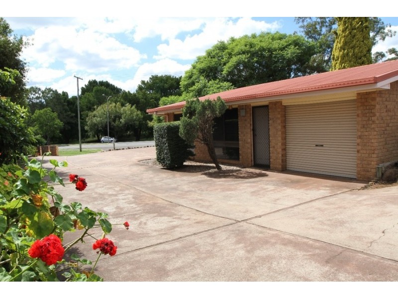 1/59 Kitchener Street, South Toowoomba QLD 4350