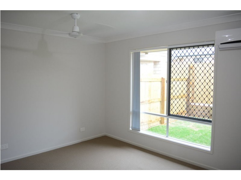 2/3 Macrossan Street, Cranley QLD 4350