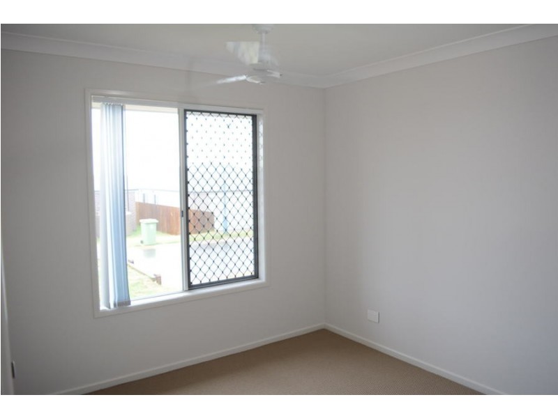 2/3 Macrossan Street, Cranley QLD 4350