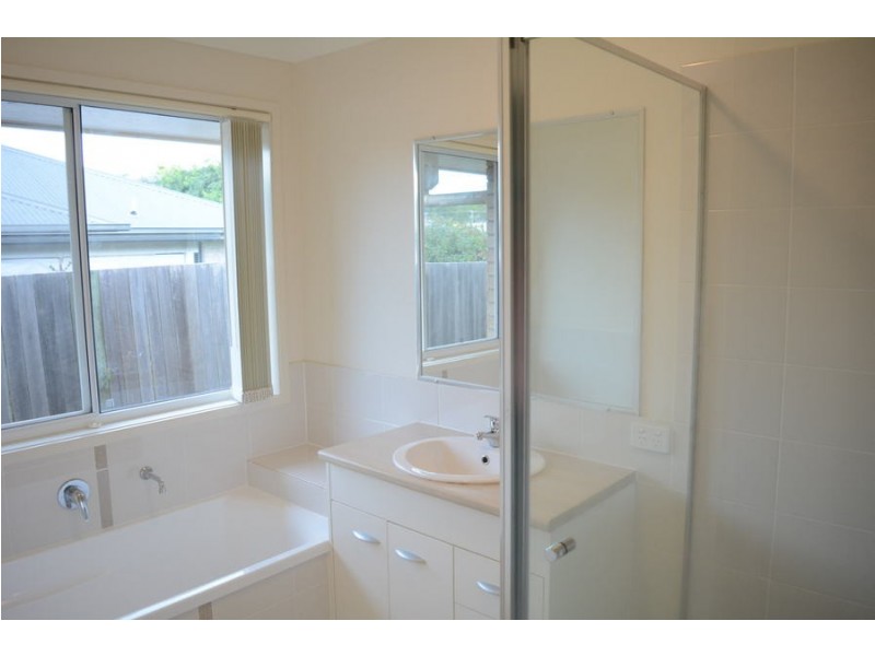 1 Gaudron Close, Blue Mountain Heights QLD 4350