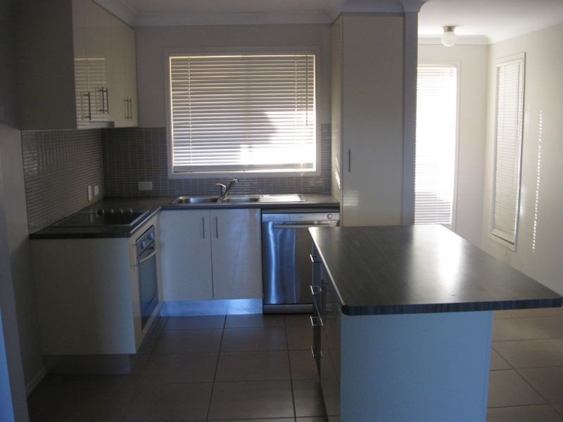 2/30 Gipps Street, Drayton QLD 4350