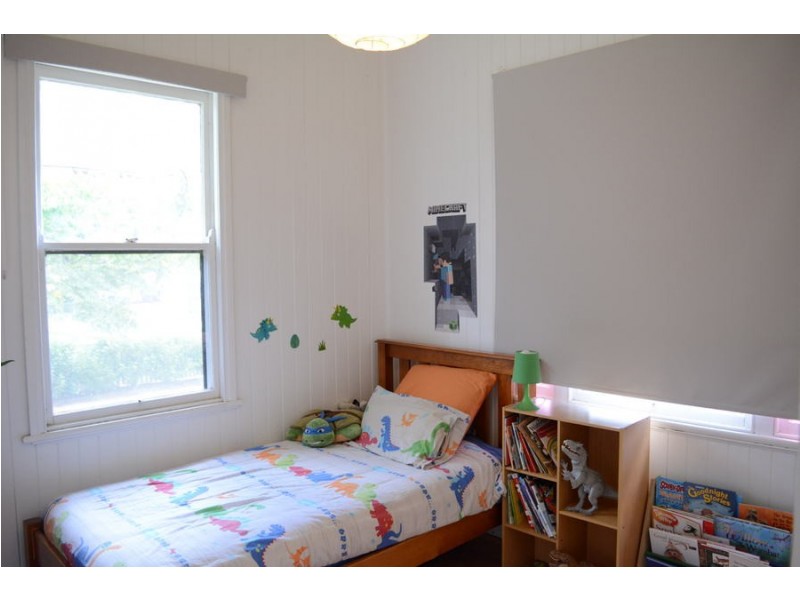 22 Albert Street, Newtown QLD 4350