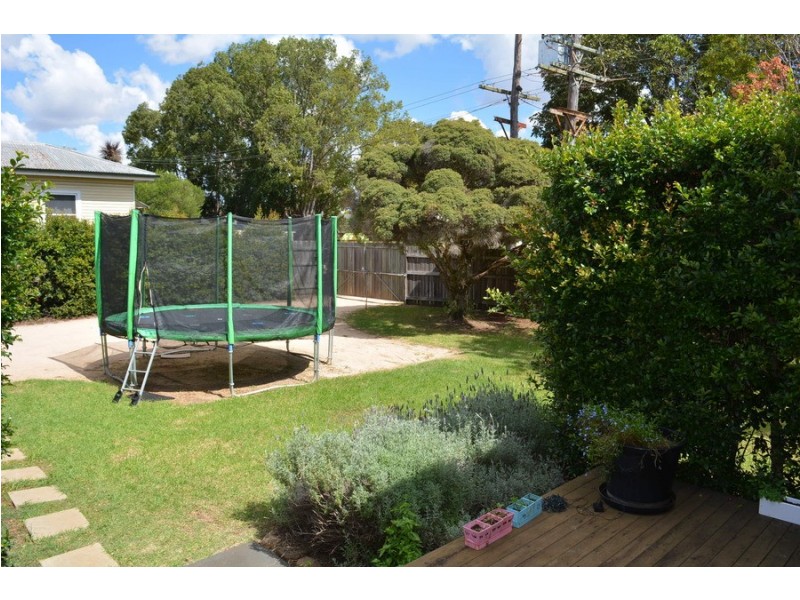 22 Albert Street, Newtown QLD 4350