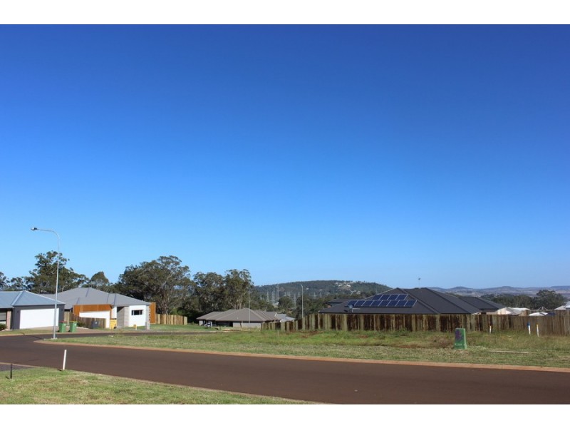 31 Renshaw Crescent, Kearneys Spring QLD 4350