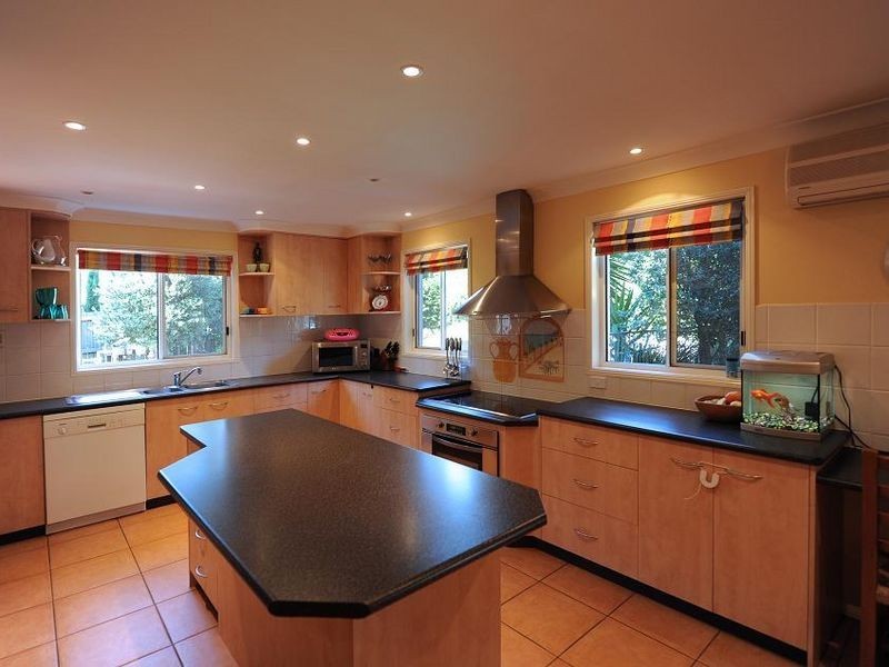2 Glen Eagles Drive, Middle Ridge QLD 4350