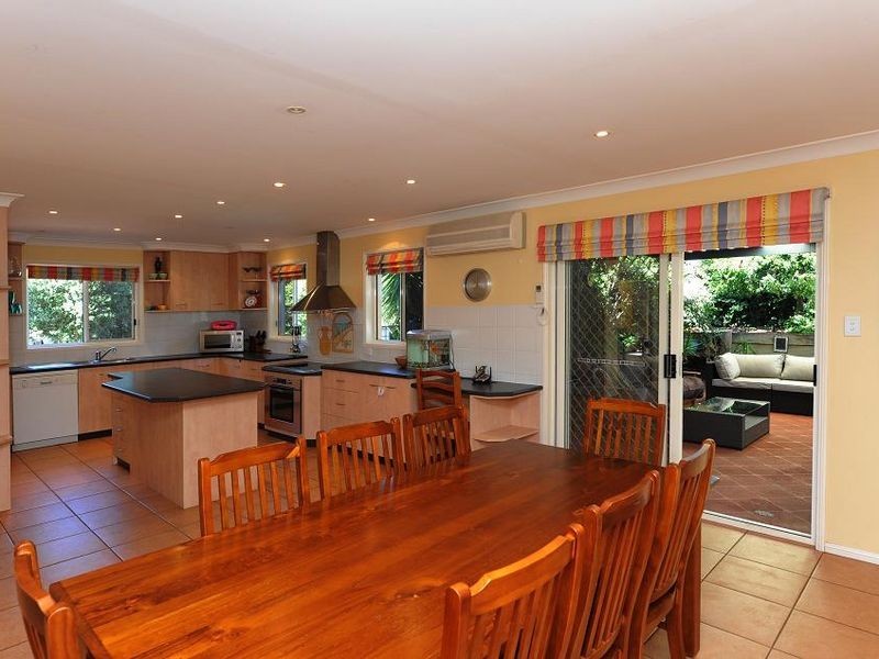 2 Glen Eagles Drive, Middle Ridge QLD 4350
