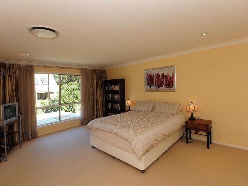 2 Glen Eagles Drive, Middle Ridge QLD 4350