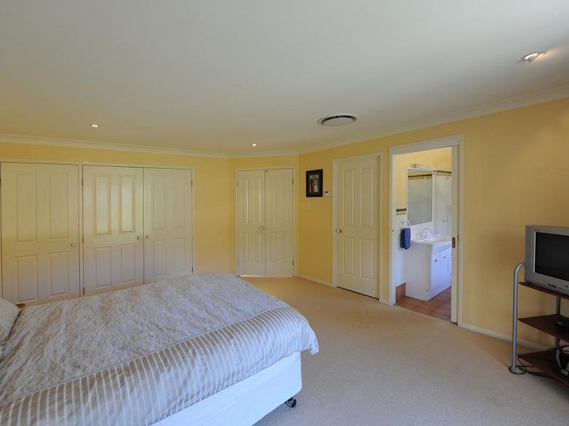 2 Glen Eagles Drive, Middle Ridge QLD 4350