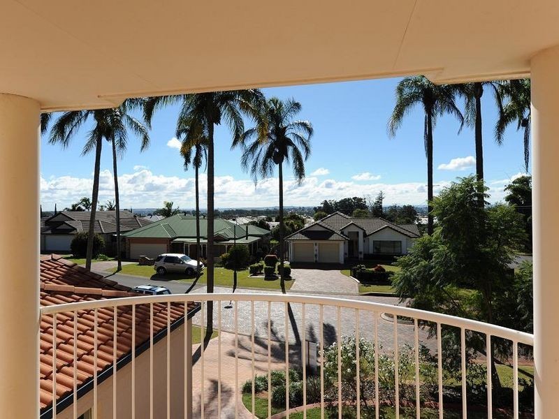 2 Glen Eagles Drive, Middle Ridge QLD 4350