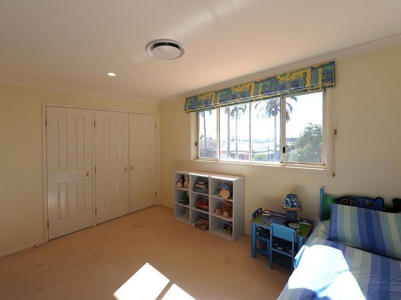 2 Glen Eagles Drive, Middle Ridge QLD 4350