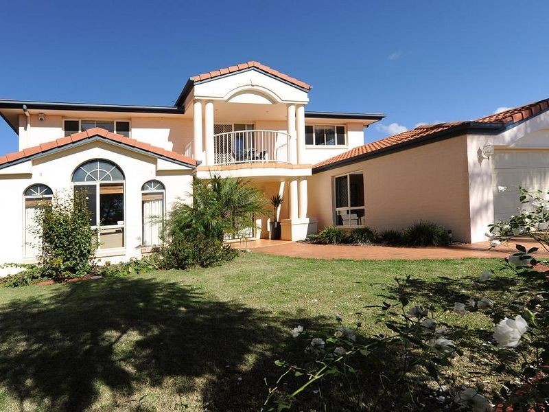 2 Glen Eagles Drive, Middle Ridge QLD 4350