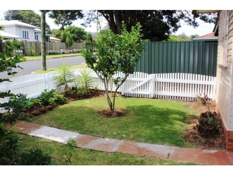 1/2 Katherine Street, North Toowoomba QLD 4350